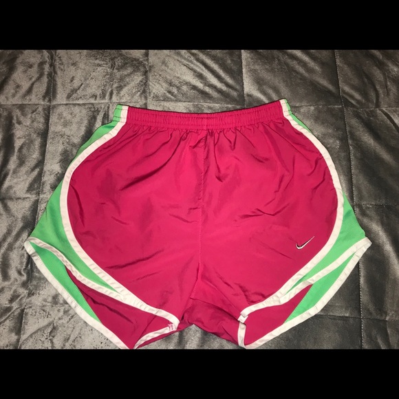 Cute pink and green nike shorts - Picture 1 of 2